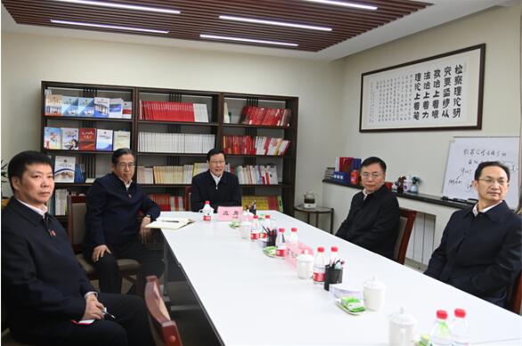 最高检调研组在内蒙古调研5