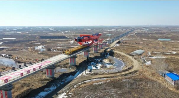 哈铁冻土区架梁施工