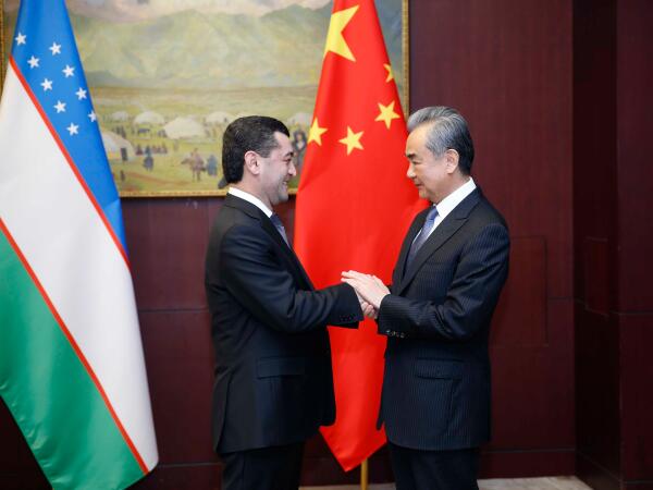 王毅会见乌兹别克斯坦外长赛义多夫2 王毅会见乌兹别克斯坦外长赛义多夫2