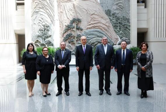 张军会见秘鲁最高法院院长阿雷瓦洛1