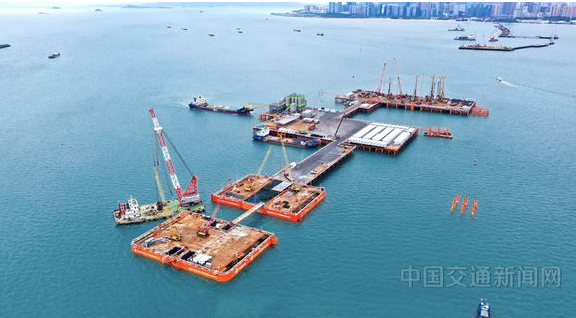 福建厦金大桥（厦门段）项目刘五店航道桥东主塔桩基施工完成