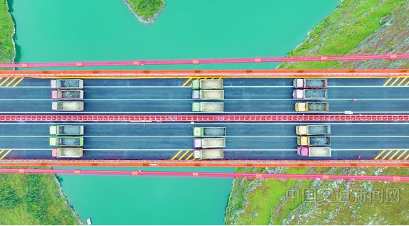 贵州纳晴高速公路牂牁江大桥顺利完成荷载试验