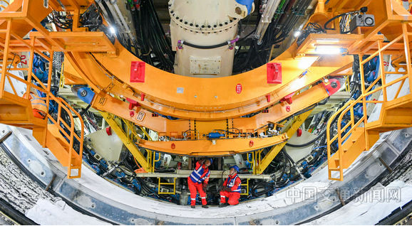 成渝中线高铁进入盾构施工新阶段