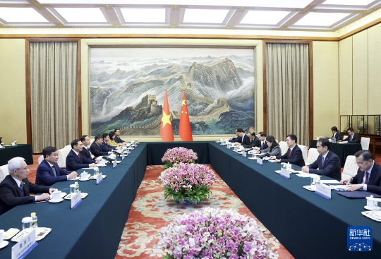 韩正会见越南副总理兼外长裴青山 韩正会见越南副总理兼外长裴青山